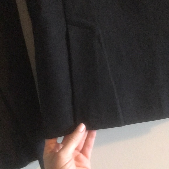 Size 6 black blazer - Laura G.- never worn - Picture 7 of 11